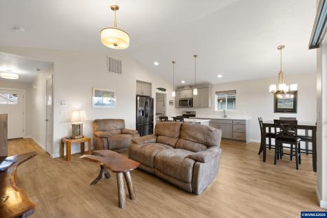 2045 SE Academy Street Dallas OR 97338