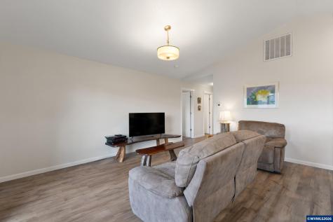 2045 SE Academy Street Dallas OR 97338