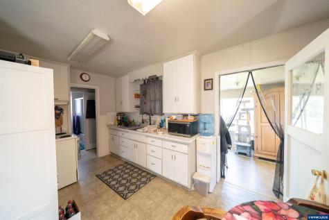 1450 SW 9th Street Dallas OR 97338