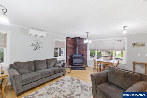 1115 Juniper Street Sweet Home OR 97386