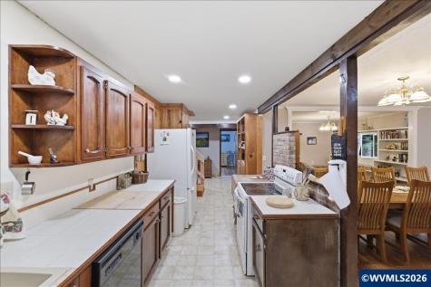 1115 Juniper Street Sweet Home OR 97386