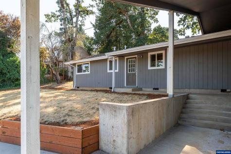 990 Pippa Lane Philomath OR 97370