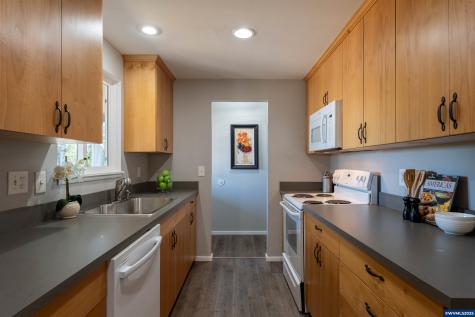 990 Pippa Lane Philomath OR 97370
