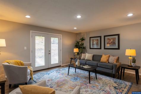 990 Pippa Lane Philomath OR 97370