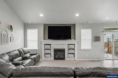 543 Casting Street SE Albany OR 97322