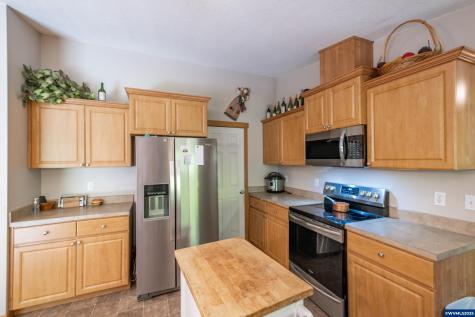 39042 Mount Hope Drive Lebanon OR 97355