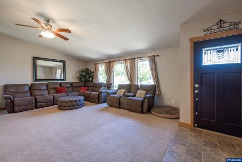 39042 Mount Hope Drive Lebanon OR 97355
