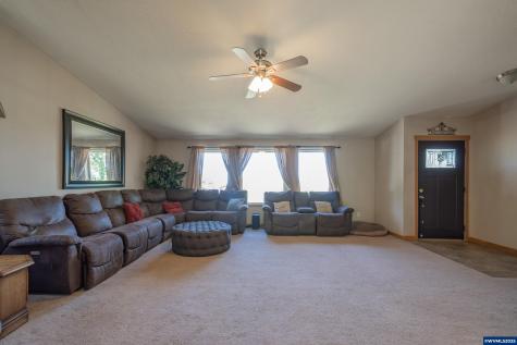 39042 Mount Hope Drive Lebanon OR 97355