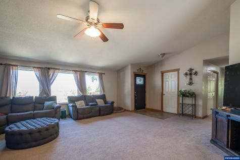 39042 Mount Hope Drive Lebanon OR 97355