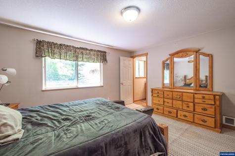 39042 Mount Hope Drive Lebanon OR 97355