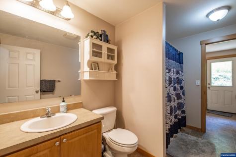 39042 Mount Hope Drive Lebanon OR 97355
