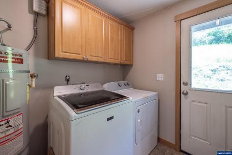39042 Mount Hope Drive Lebanon OR 97355