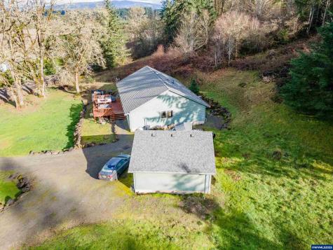 39042 Mount Hope Drive Lebanon OR 97355
