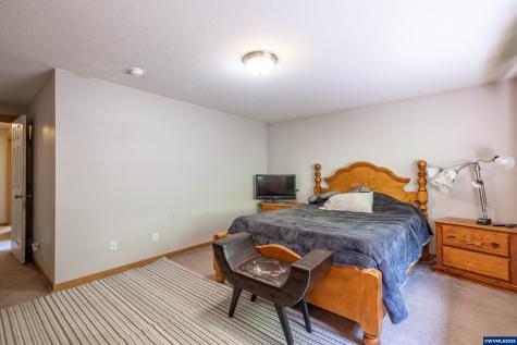 39042 Mount Hope Drive Lebanon OR 97355