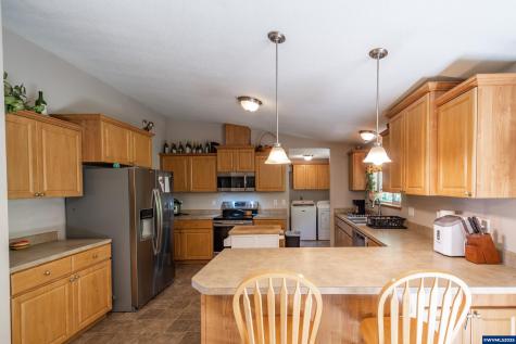 39042 Mount Hope Drive Lebanon OR 97355