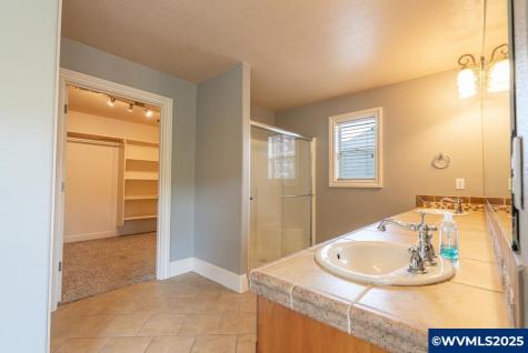 2757 Islander Avenue NW Salem OR 97304