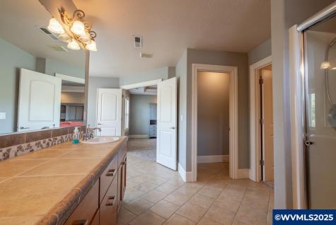 2757 Islander Avenue NW Salem OR 97304