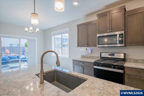 1531 SE Barberry Avenue Dallas OR 97338