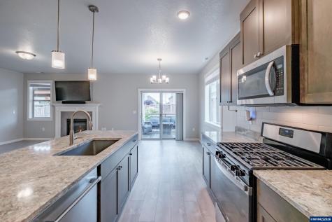 1531 SE Barberry Avenue Dallas OR 97338