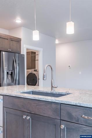 1531 SE Barberry Avenue Dallas OR 97338