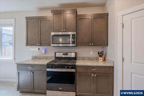 1531 SE Barberry Avenue Dallas OR 97338