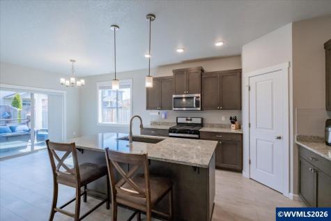 1531 SE Barberry Avenue Dallas OR 97338