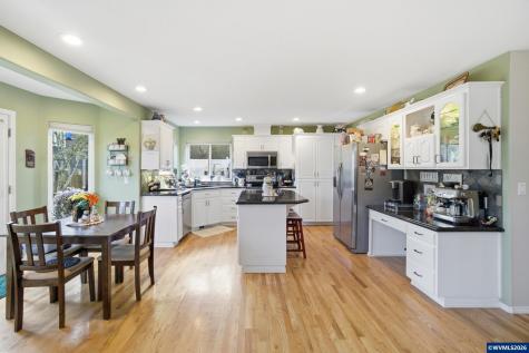 2033 West Park Court NW Salem OR 97304
