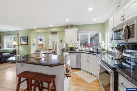 2033 West Park Court NW Salem OR 97304
