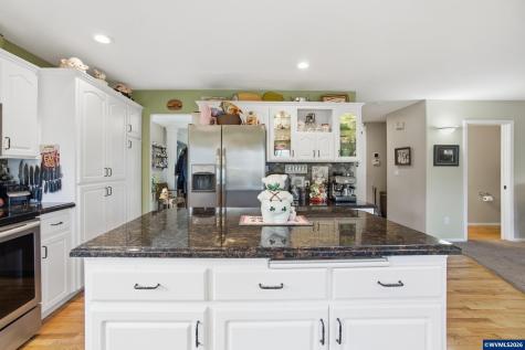 2033 West Park Court NW Salem OR 97304