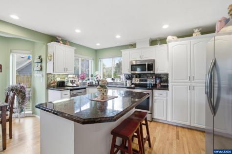2033 West Park Court NW Salem OR 97304