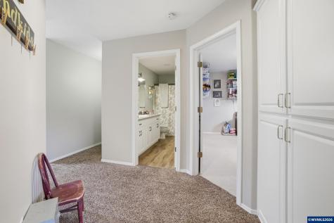 2033 West Park Court NW Salem OR 97304