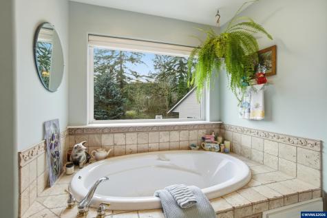 2033 West Park Court NW Salem OR 97304