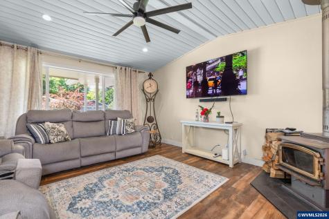 1385 River Bend Road NW Salem OR 97304