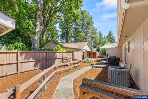 1385 River Bend Road NW Salem OR 97304