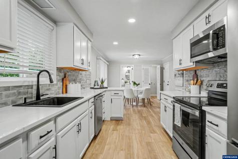 4371 Esther Avenue SE Salem OR 97302