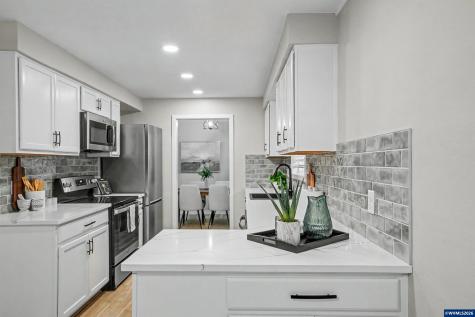 4371 Esther Avenue SE Salem OR 97302