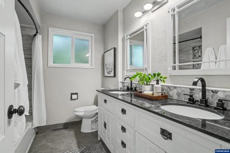 4371 Esther Avenue SE Salem OR 97302