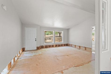 136 E Hillcrest Drive Eugene OR 97404