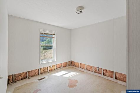 136 E Hillcrest Drive Eugene OR 97404