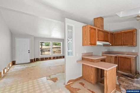 136 E Hillcrest Drive Eugene OR 97404