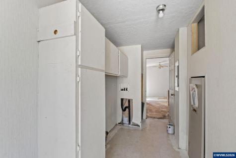 136 E Hillcrest Drive Eugene OR 97404