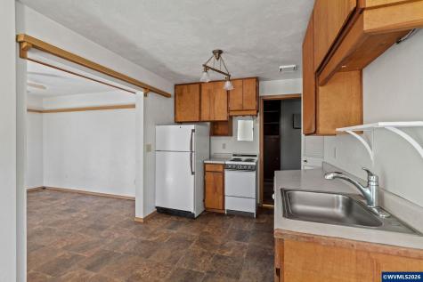 136 E Hillcrest Drive Eugene OR 97404