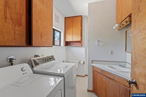 136 E Hillcrest Drive Eugene OR 97404
