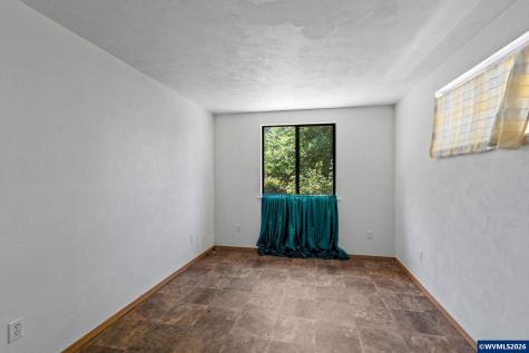 136 E Hillcrest Drive Eugene OR 97404