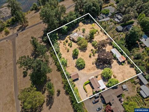 136 E Hillcrest Drive Eugene OR 97404