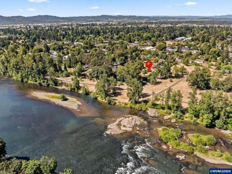 136 E Hillcrest Drive Eugene OR 97404