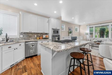 1700 Webb Lake Drive NE Silverton OR 97381