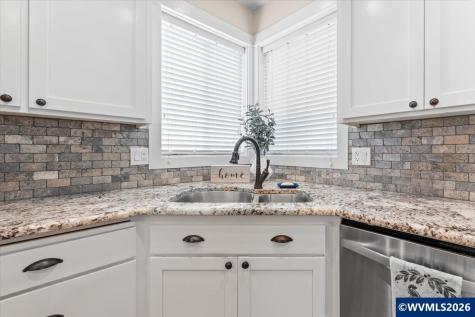 1700 Webb Lake Drive NE Silverton OR 97381