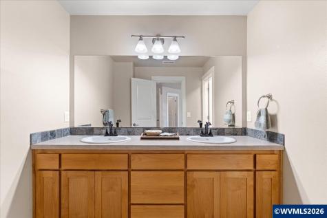 1700 Webb Lake Drive NE Silverton OR 97381