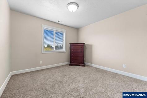 1700 Webb Lake Drive NE Silverton OR 97381